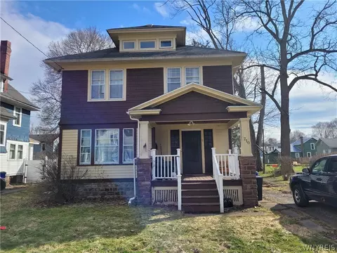 210 E Oak Orchard St, Shelby, NY 14103