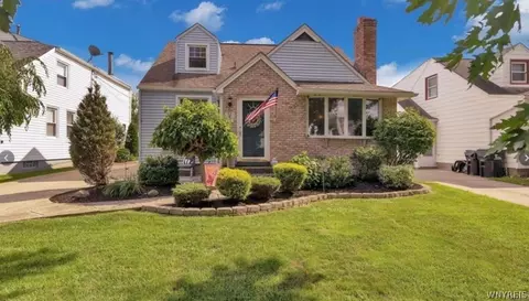 52 Calvin Ct S, Tonawanda, NY 14150