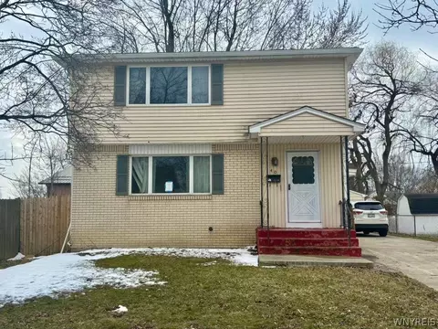 40 Marie Ave, Cheektowaga, NY 14227