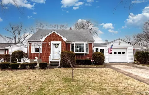 44 Pinevale Ct, Cheektowaga, NY 14225