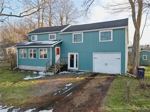 664 Back St, Pembroke, NY 14036