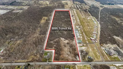 8095 Transit Rd, Clarence, NY 14051
