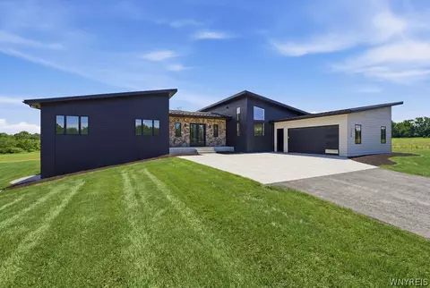 1220 Rice Rd, Elma, NY 14059
