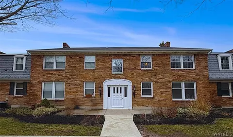 1340 Maple Rd #8, Amherst, NY 14221
