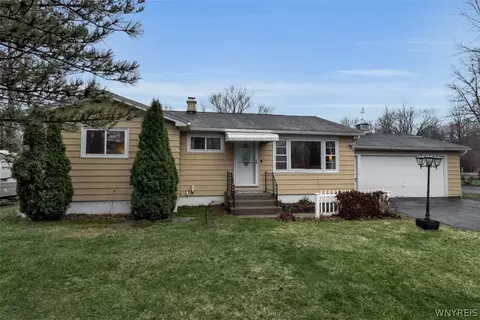 2932 Krueger Rd, Wheatfield, NY 14120