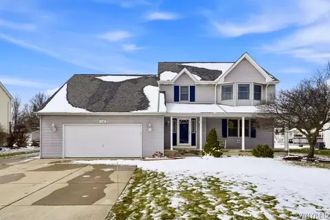 7196 Balla Dr, Wheatfield, NY 14120