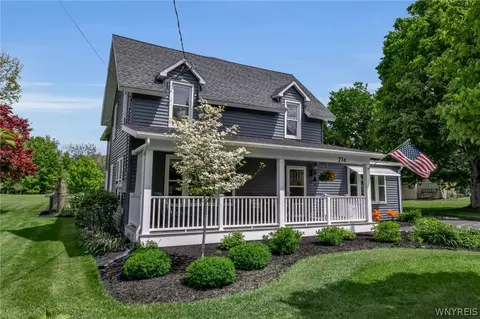 274 Liberty St, Pomfret, NY 14063