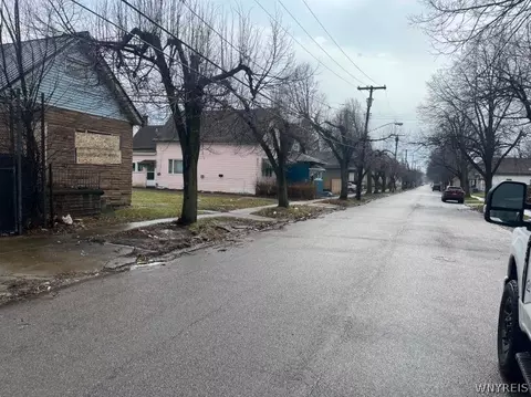 145 Strauss St, Buffalo, NY 14212