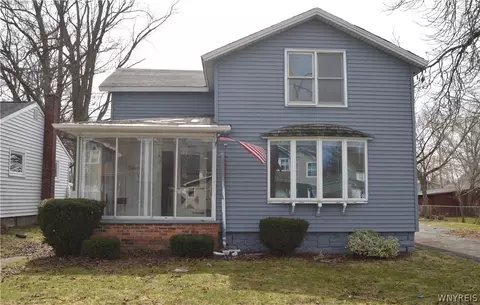 28 Minard St, Lockport, NY 14094