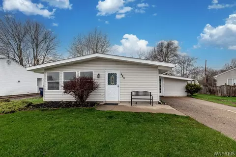 986 Enola Rd, Grand Island, NY 14072