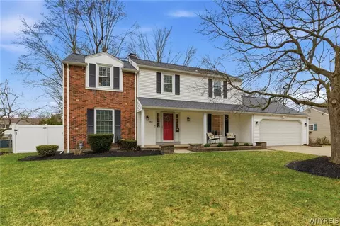 80 Andover Ln, Amherst, NY 14221