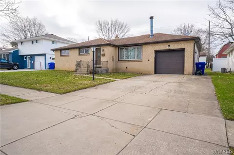 77 Patricia Dr, West Seneca, NY 14224
