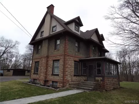 53 Church St, Yates, NY 14098