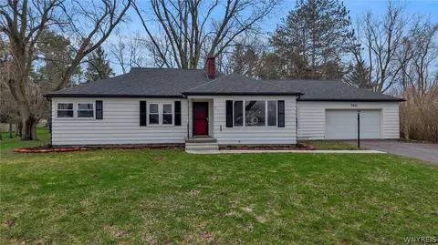 7531 Quaker Rd, Orchard Park, NY 14127