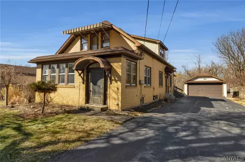 500 Rowley Rd, Depew, NY 14043