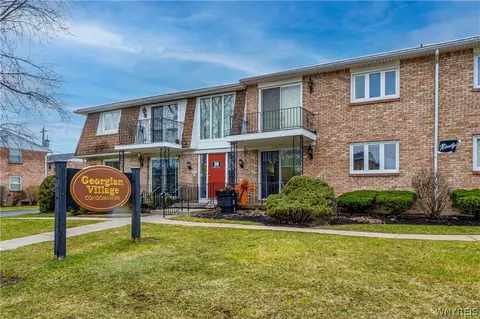 90 Old Lyme Dr #6, Amherst, NY 14221