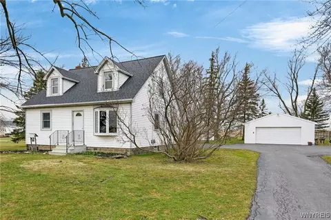 2115 Lockport Rd, Wheatfield, NY 14304