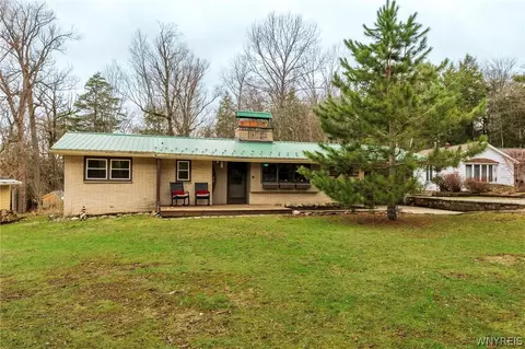 7510 Chestnut Ridge Rd, Orchard Park, NY 14127