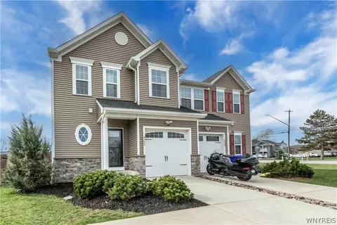 4205 Arthur Ct, Hamburg, NY 14075