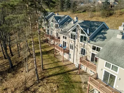 504 Deer Crossing Rd, Ellicottville, NY 14731