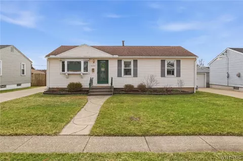 4243 E Frontier Dr, Buffalo, NY 14219