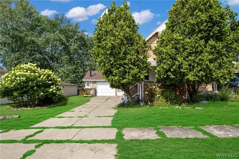 324 River St, Depew, NY 14043