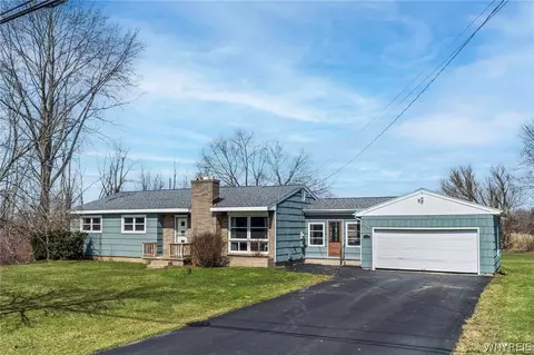 4175 Lockport Rd, Cambria, NY 14094