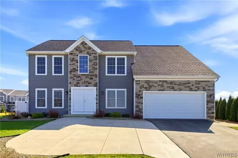 3353 Cedar Vly, Hamburg, NY 14075