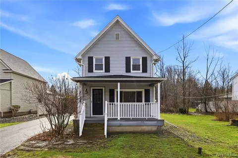 6373 Center St, Lake View, NY 14085