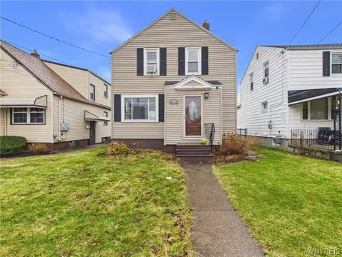 2733 Independence Ave, Niagara Falls, NY 14301