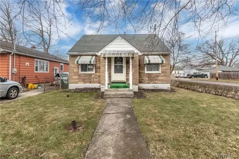 936 92nd St, Niagara Falls, NY 14304