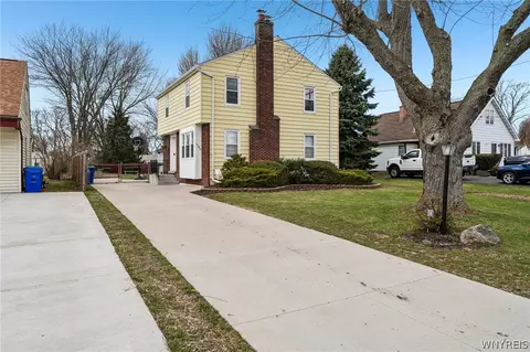 5380 Robert Ave, Lewiston, NY 14092