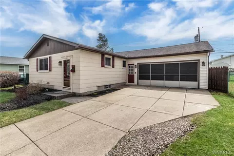 94 Gregory Ct, Depew, NY 14043