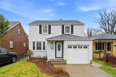 79 Garland Dr, Amherst, NY 14226