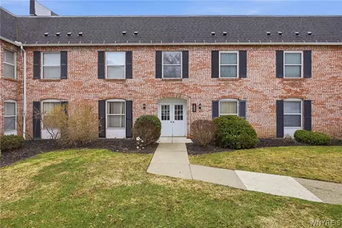 4545 Chestnut Ridge Rd #114A, Amherst, NY 14228