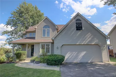 6131 Versailles Rd, Lake View, NY 14085