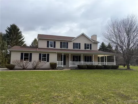 12110 Creekridge Dr, East Aurora, NY 14052