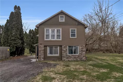 18 Russell St, Lockport, NY 14094