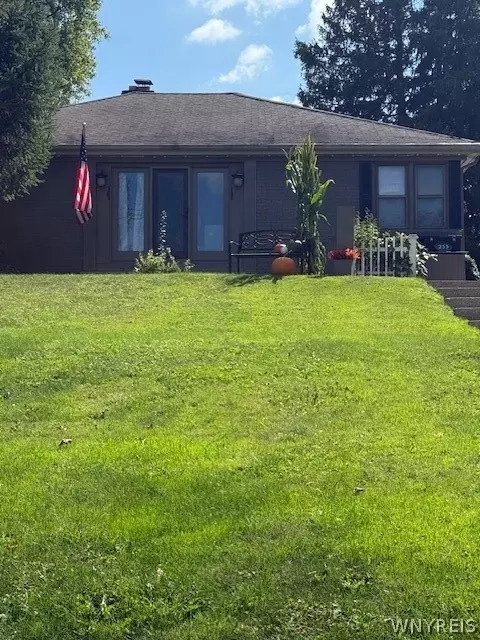 233 Crosby Blvd, Amherst, NY 14226