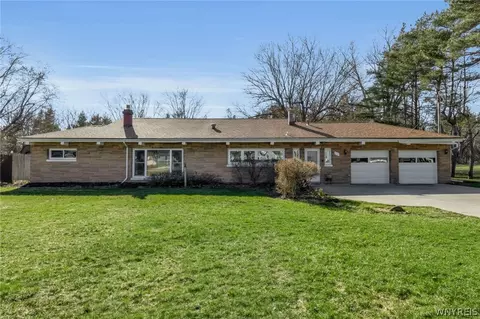 79 Bielak Rd, Orchard Park, NY 14127