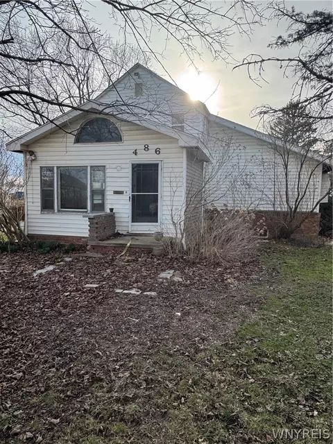 486 103rd St, Wheatfield, NY 14304