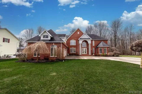 5010 E River Rd, Grand Island, NY 14072