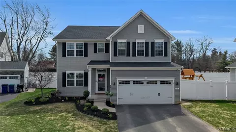 73 Stonebridge Dr, East Amherst, NY 14051