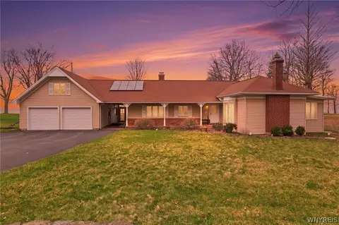 749 Lake Rd, Porter, NY 14174