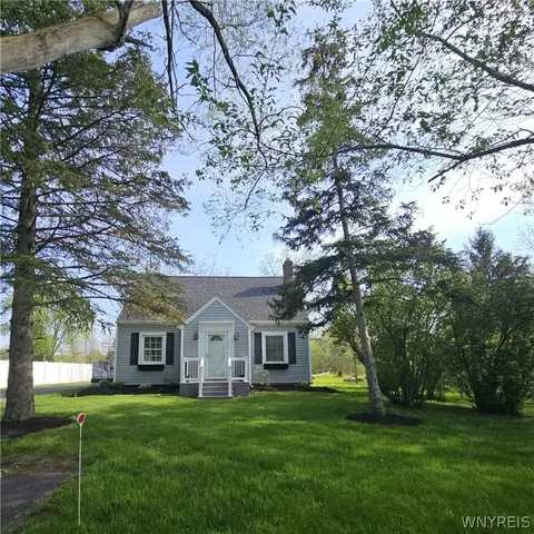 1214 Saunders Settlement Rd, Niagara Falls, NY 14305