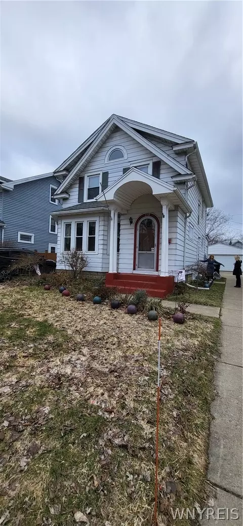 358 Argonne Dr, Buffalo, NY 14217