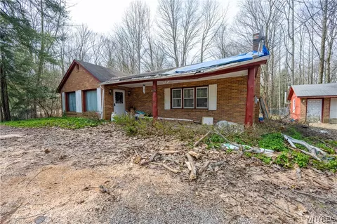 8988 Jennings Rd, Eden, NY 14057