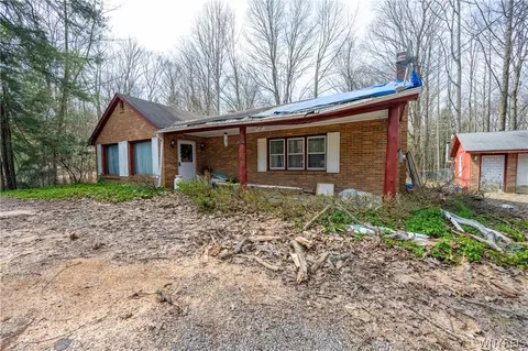 8988 Jennings Rd, Eden, NY 14057