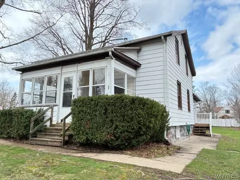 1 Center St, Evans, NY 14006