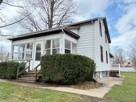 1 Center St, Evans, NY 14006